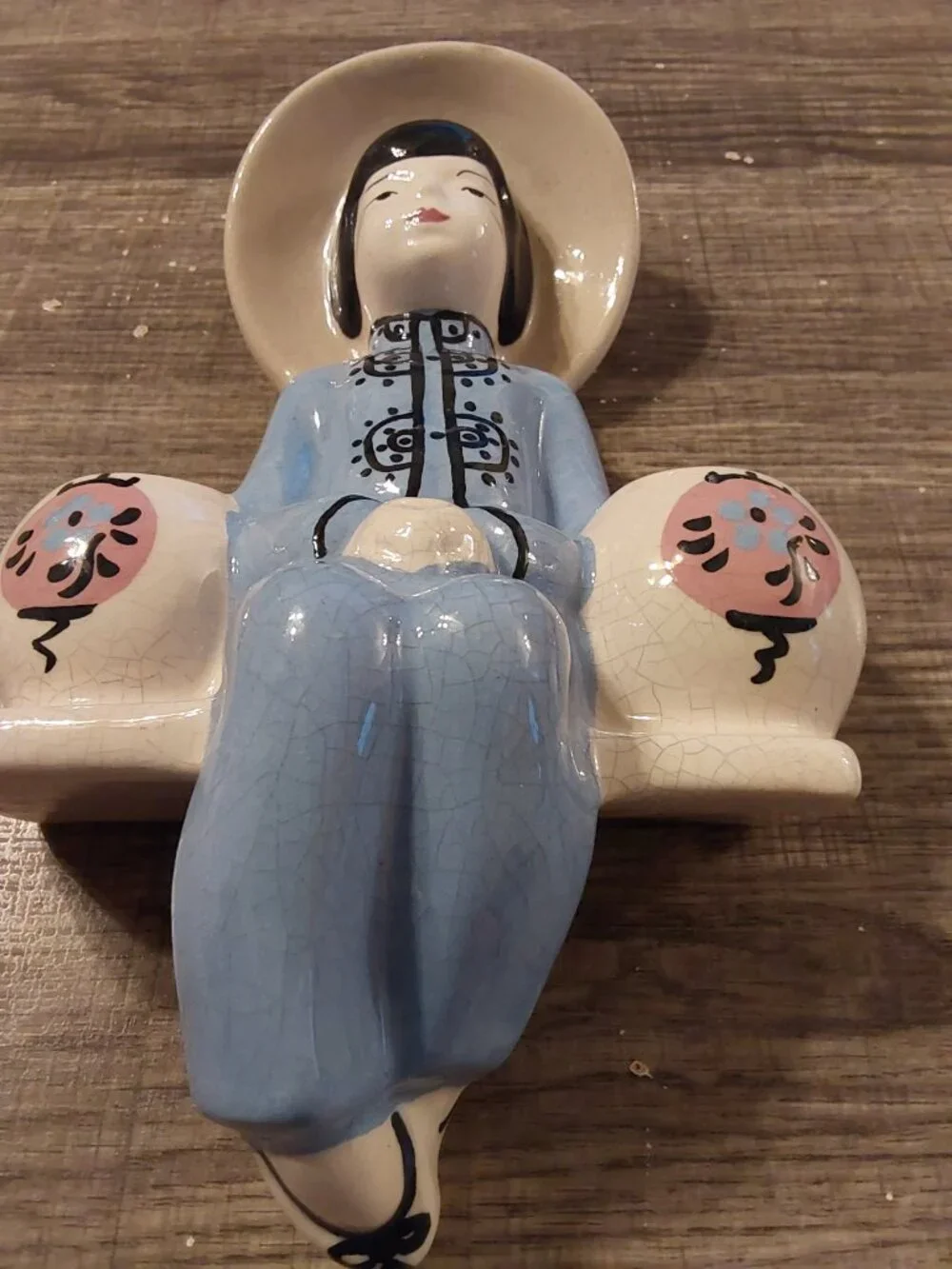 VINTAGE MCM Chinoiserie Lady Wall Pocket:  Asian Decor w Baskets for flowers1940